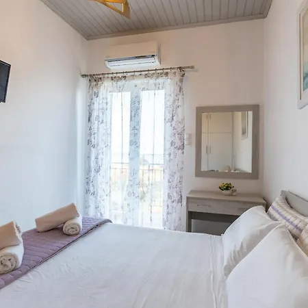 דירה Beachfront 4 Bedroom Apartment, First Floor