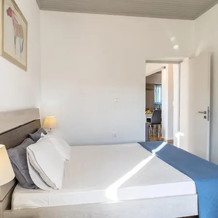 Beachfront 4 Bedroom Apartment, First Floor