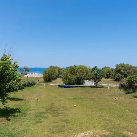 Beachfront 4 Bedroom Apartment, First Floor Apartmán Dhrámia
